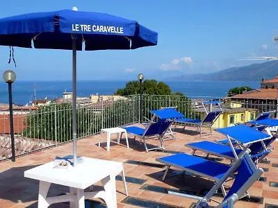Le Tre Caravelle 3* パリヌロ