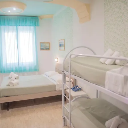 Le Tre Caravelle 3* Палинуро